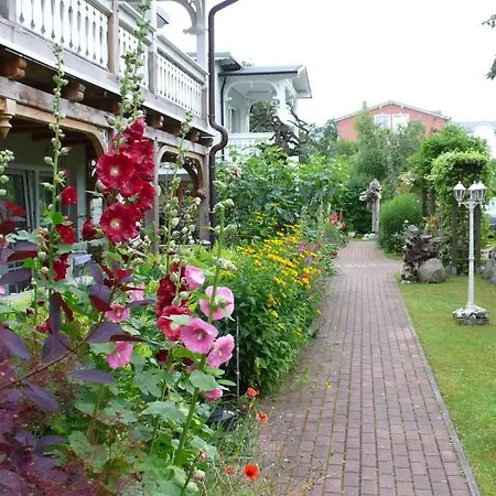 Penzion Kastanienhof Goehren (Ruegen)