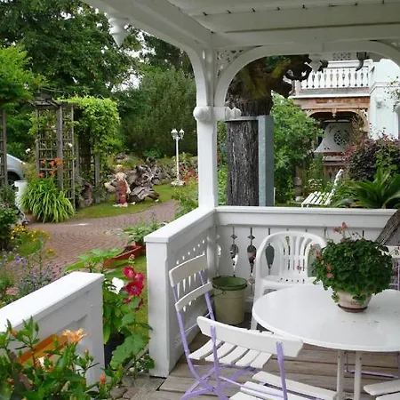 Penzion Kastanienhof Goehren (Ruegen)